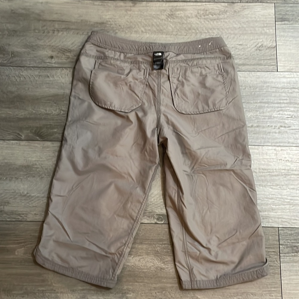 The north face, capri, size 10, gray, adventure/outdoor - Picture 8 of 9